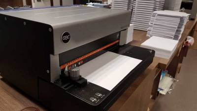 Perforator GBC MAgnapunch PRO