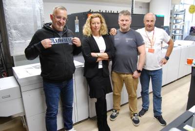 Od lewej: Sawomir Skrobek (Druk24h), Agnieszka Gowacka (Fujifilm), Krzysztof Winiewski i Pawe Grot (obaj Druk24h)