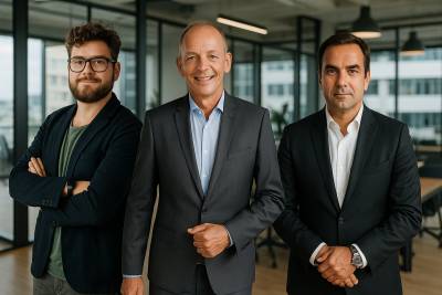 Od lewej: Bartek Cymer, J�rgen Freier i Jean-Michel Gaff�