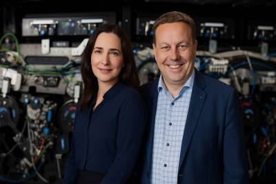 Regina Guslitzer-Okner, szefowa ds. materiaw, aplikacji i zrwnowaonego rozwoju, HP Indigo i Dr Thomas Sawitowski, wiceprezes ds. opakowa elastycznych, ACTEGA