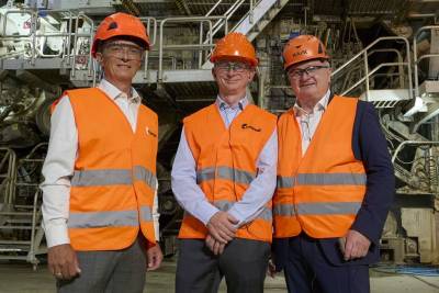 Od lewej: Klaus Peller, dyrektor operacyjny Mondi Containerboard, Andrew King, dyrektor generalny Mondi Group, Alexander Krickler, dyrektor zarzdzajcy Mondi Duino. (Zdjcie: Mondi, PR344)