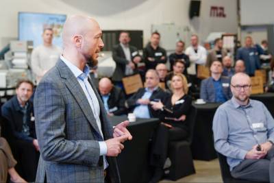 �ukasz Chru�li�ski przedstawi� najwa�niejsze trendy kszta�tuj�ce rynek RFID.