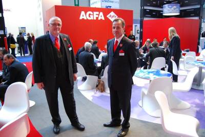 Rudolf Tippner - Manager Global Communications w belgijskiej centrali Agfa Graphics (z lewej) i Stefan Piotrowski, odpowiedzialny za rynek druku gazetowego w polskim oddziale firmy