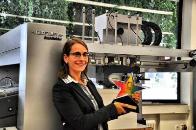 Judith Ihle, Product Manager, Heidelberg, z nagrod PIA InterTech Award przyznan nakadakowi paletowemu Stahlfolder PFX