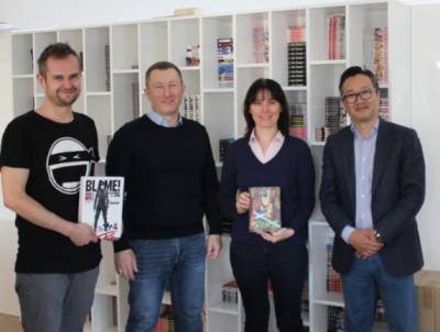 Od lewej: Andrzej Kownacki, Marcin Prieditis ,Gabriela Swat, Shin Yasuda w wydawnictwie